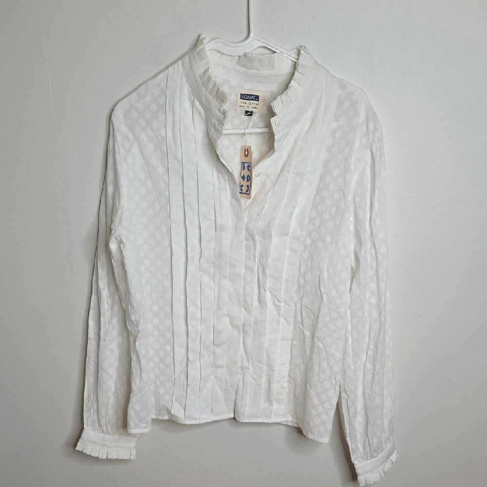 NWT Uqnatu Dobby Ruffle White Patterned Blouse